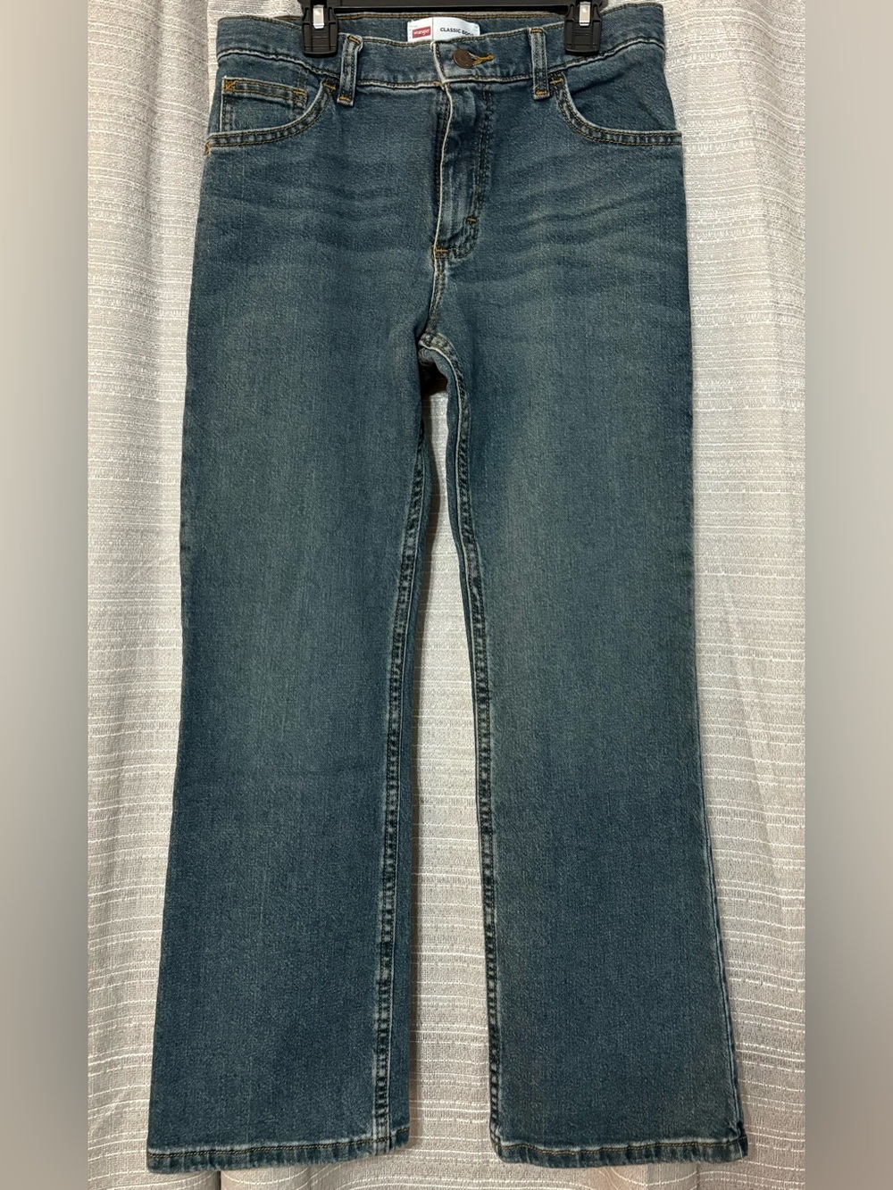 Wrangler Boys Classic Boot Cut Jeans Size 14 Regular Medium Wash - Picture 3 of 5